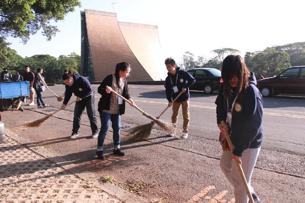 ÎÒУ??ÕßÔ?«º£´ó?У?ÄÚÌåÑé¸ÃУ×î¾ßÌ?ãµÄÀÍ×÷½ÌÓý?1?7